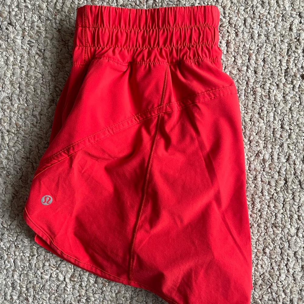 track that mid rise lines Lululemon shorts 5 inch size 8